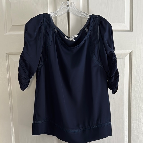 DVF! Navy Blue Ruched Puff Sleeve Blouse - Picture 2 of 8